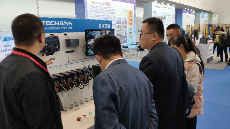 眾為興登陸第三屆工業(yè)機(jī)器人“國(guó)賽” 眾為興登陸第三屆工業(yè)機(jī)器人“國(guó)賽”
